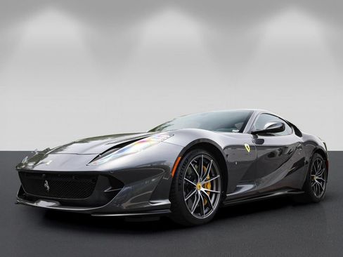 Certified 2019 Ferrari 812 Superfast RWD image 7