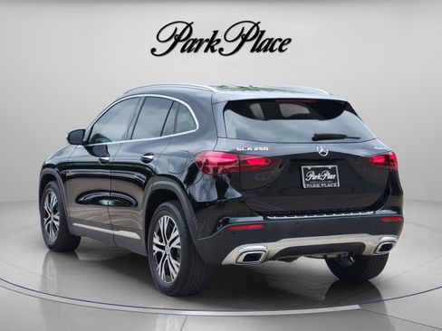 Certified 2025 Mercedes-Benz GLA 250 4MATIC image 3