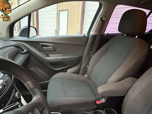 Used 2018 Chevrolet Trax LS w/ LPO, Cargo Package image 13