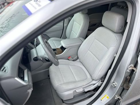 Used 2019 GMC Acadia SLE image 12