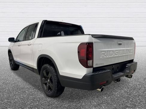 New 2026 Honda Ridgeline Black Edition image 3