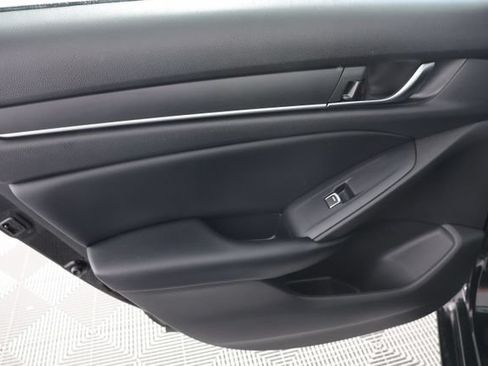 Used 2018 Honda Accord LX image 25