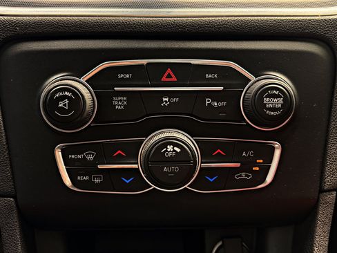 Used 2016 Dodge Charger R/T Scat Pack w/ Beats Audio Group RWD image 31