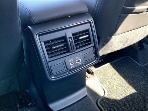 Certified 2025 Subaru Forester Limited image 10