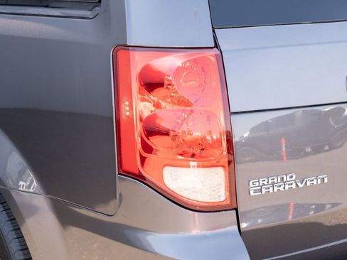 Used 2017 Dodge Grand Caravan GT FWD image 26