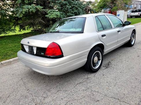 Used 2011 Ford Crown Victoria Police Interceptor w/ Comfort & Convenience Group image 31