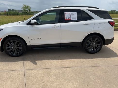 Used 2022 Chevrolet Equinox RS w/ RS Leather Package FWD image 6