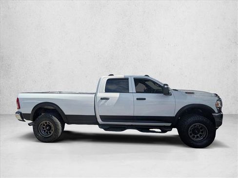 Used 2024 RAM 2500 Tradesman w/ Chrome Appearance Group image 4