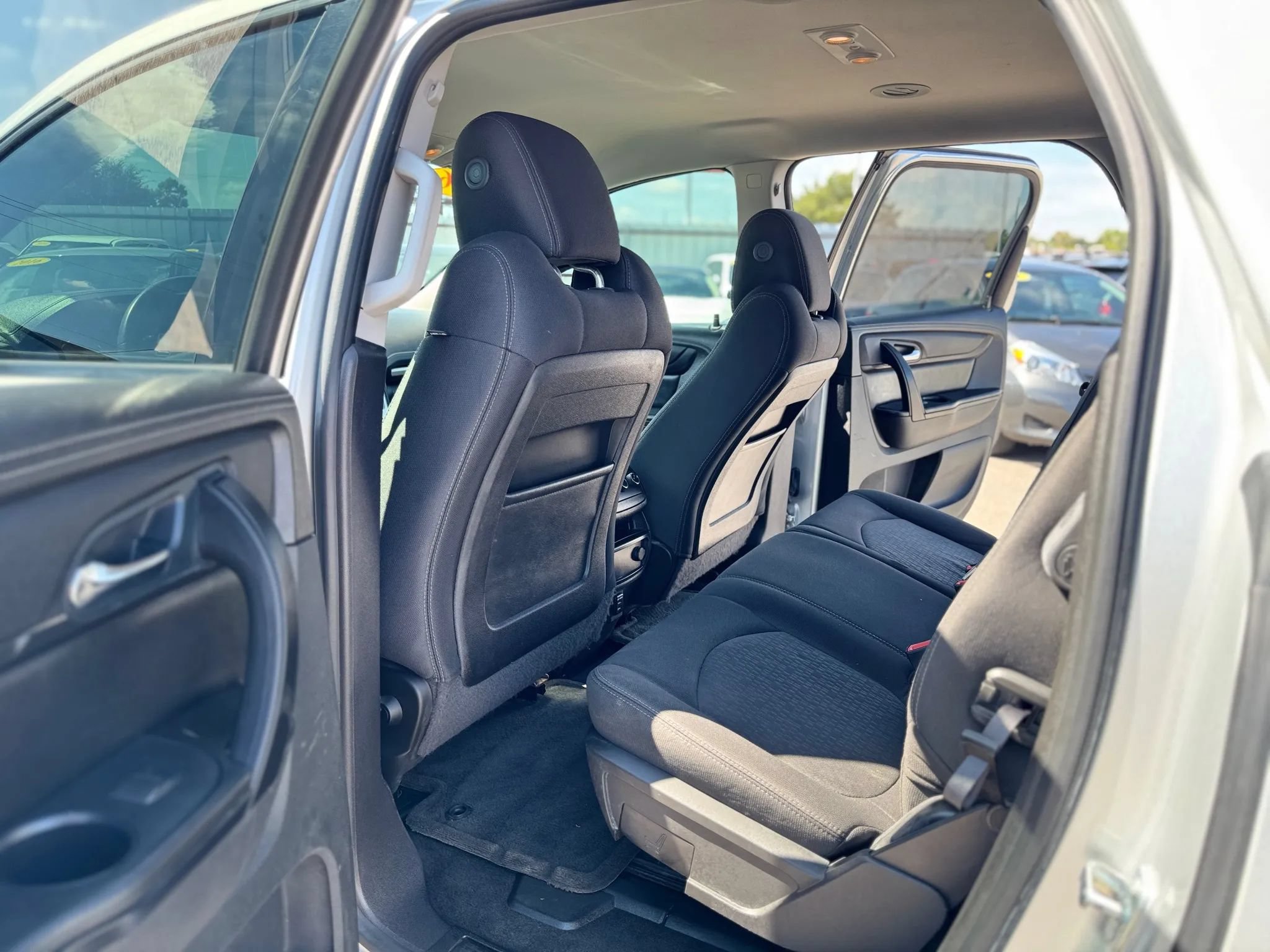 Used 2016 GMC Acadia SLE FWD image 21