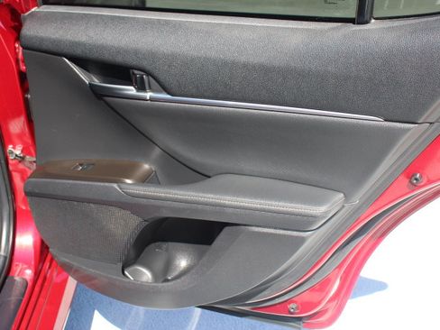 Certified 2021 Toyota Camry XLE FWD image 16