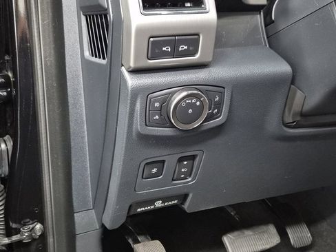 Used 2022 Ford F350 Platinum w/ Tremor Off-Road Package image 25