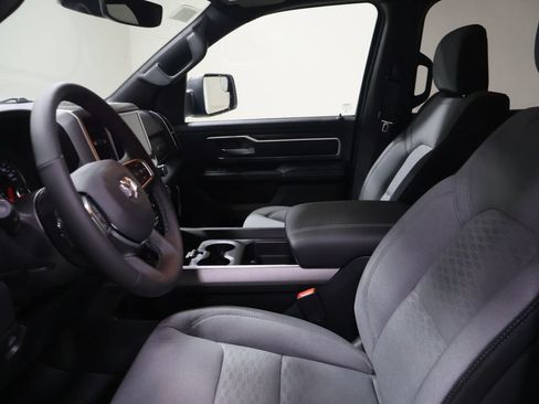 New 2026 RAM 1500 4x4 Crew Cab image 8