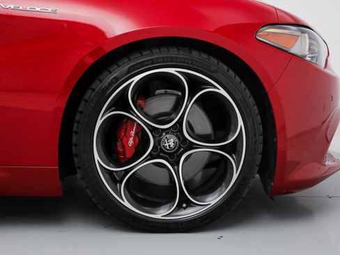 Used 2023 Alfa Romeo Giulia Veloce RWD image 17