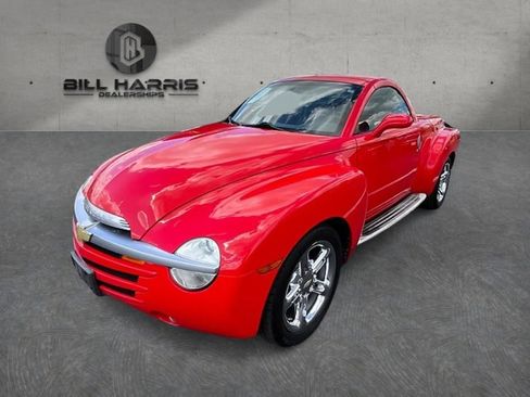 Used 2005 Chevrolet SSR w/ Preferred Equipment Group RWD image 1
