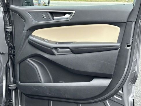 Used 2024 Ford Edge SEL w/ Convenience Package image 9