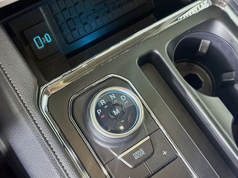 Used 2024 Ford Expedition XLT image 25