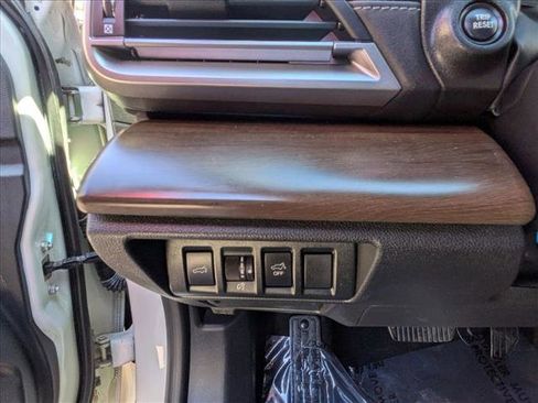 Used 2020 Subaru Outback Limited image 19