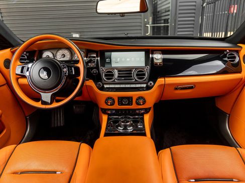 Used 2016 Rolls-Royce Dawn RWD image 4