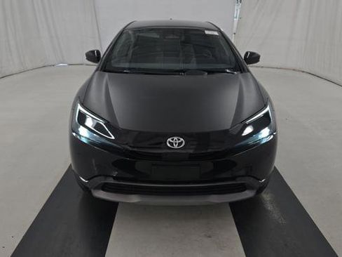 Used 2025 Toyota Prius Limited w/ Limited Premium Package FWD image 2