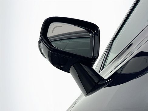 Used 2019 Volvo S60 T5 R-Design image 5