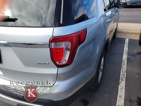 Used 2016 Ford Explorer XLT w/ Equipment Group 202A image 4