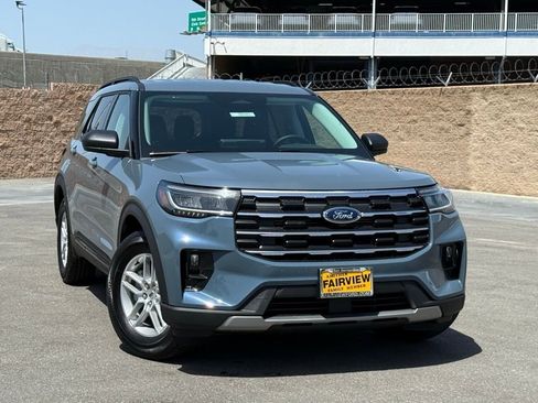 New 2026 Ford Explorer Active w/ Active Comfort Package image 2