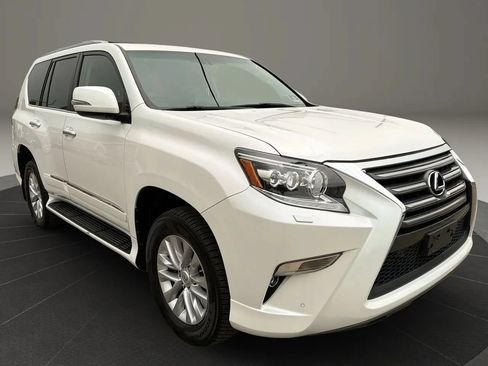 Used 2017 Lexus GX 460 Premium w/ Premium Package AWD/4WD image 3