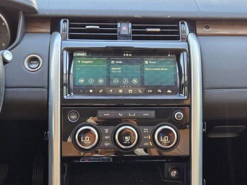 Used 2017 Land Rover Discovery HSE image 19