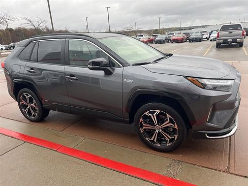 Used 2024 Toyota RAV4 XSE w/ Weather Package AWD/4WD image 7