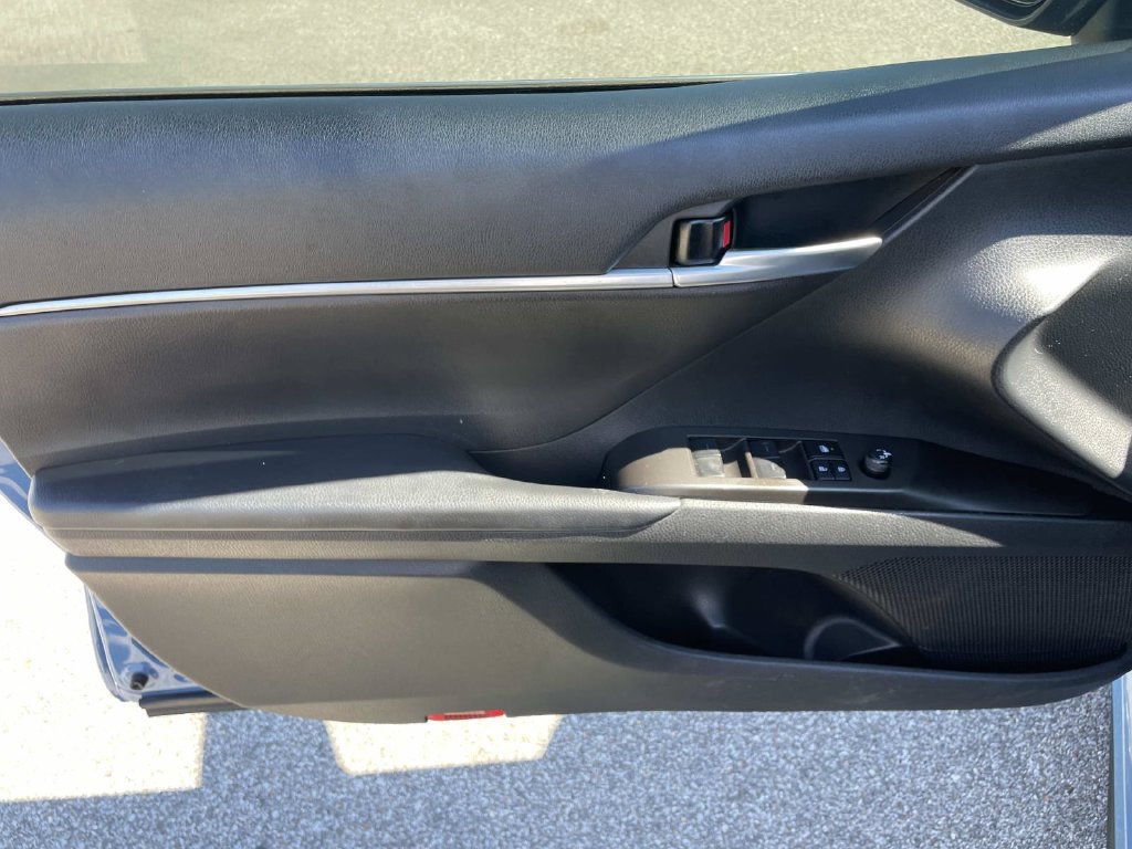 Used 2023 Toyota Camry SE FWD image 14