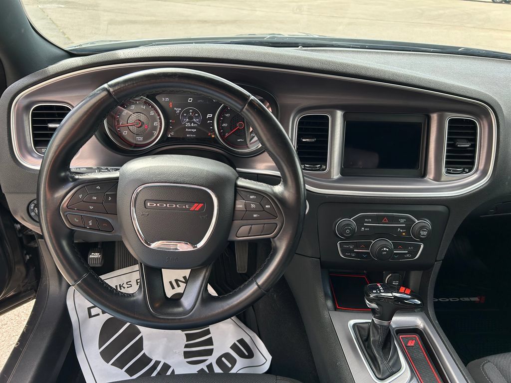 Used 2022 Dodge Charger SXT RWD image 11
