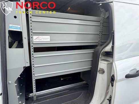 Used 2018 Ford Transit Connect XLT image 9