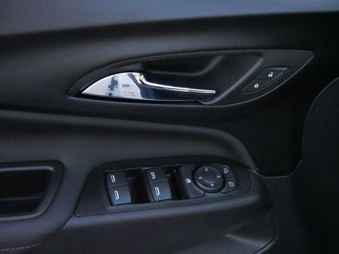 Used 2023 Chevrolet Equinox RS w/ RS Leather Package image 19