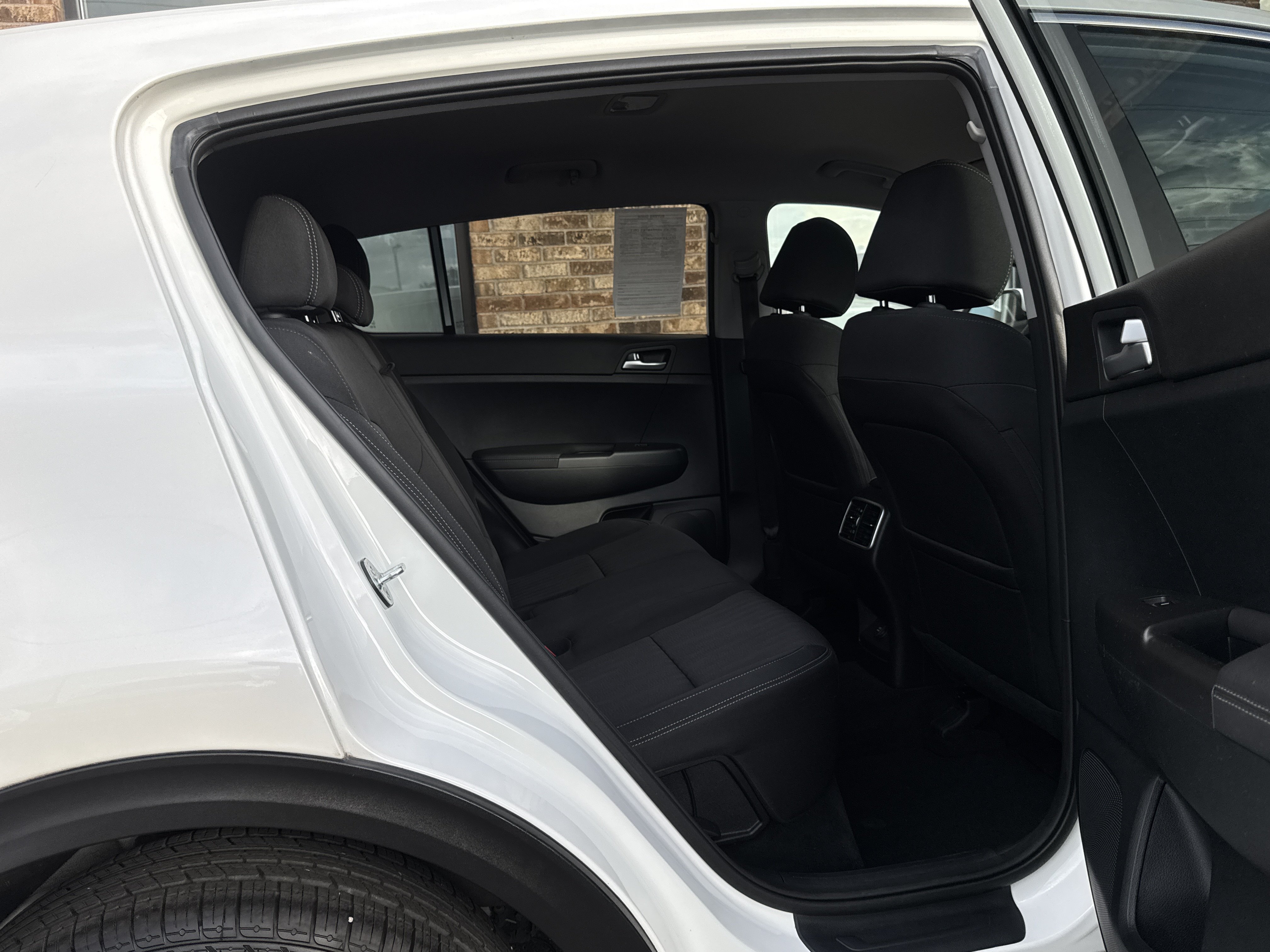 Used 2022 Kia Sportage LX AWD/4WD image 12