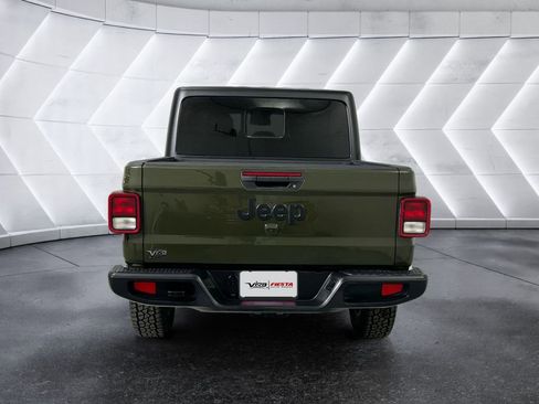 Used 2024 Jeep Gladiator Sport image 5