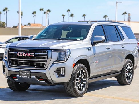Used 2024 GMC Yukon AT4 w/ AT4 Premium Package AWD/4WD image 3