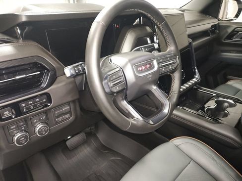 Used 2025 GMC Yukon AT4 w/ AT4 Premium Plus Package AWD/4WD image 24