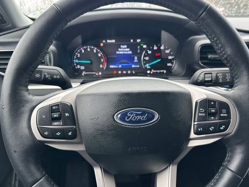 Used 2023 Ford Explorer XLT w/ Equipment Group 202A image 22