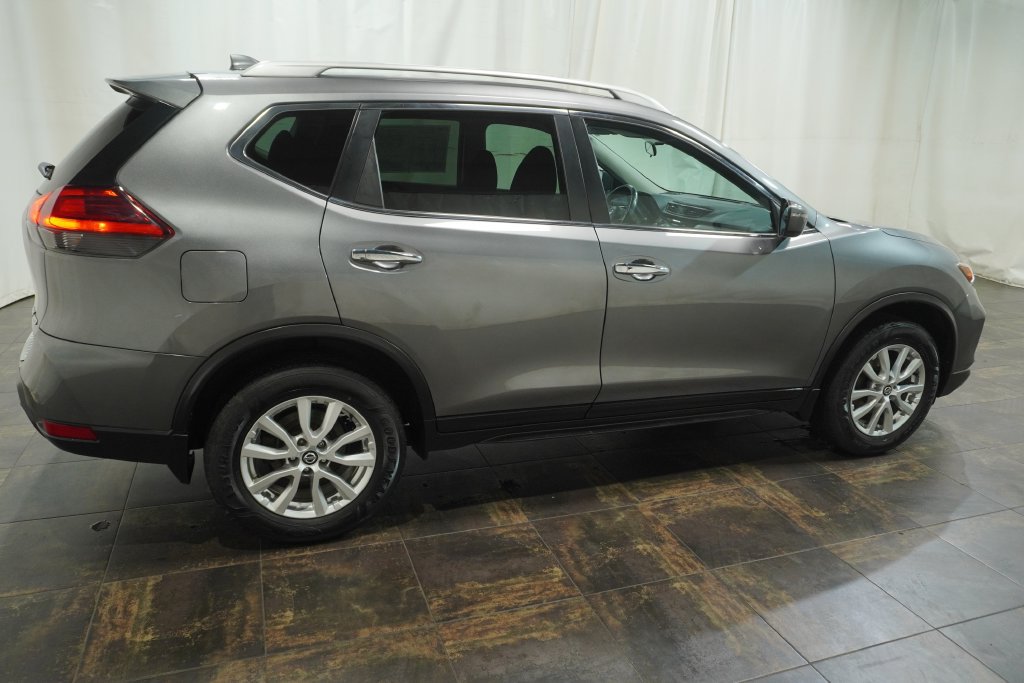 Used 2017 Nissan Rogue SV AWD/4WD image 4