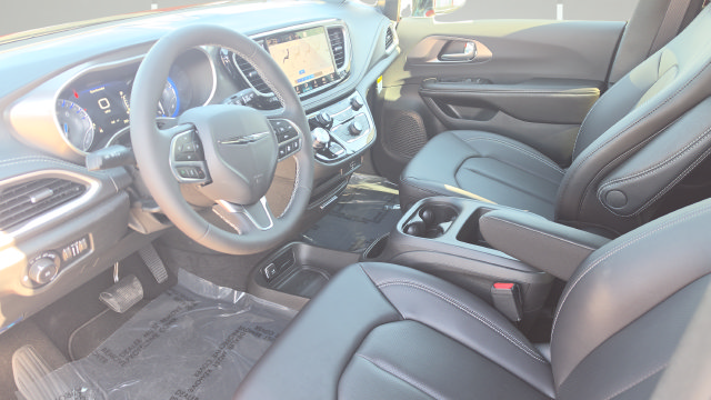 New 2026 Chrysler Pacifica Select FWD image 10