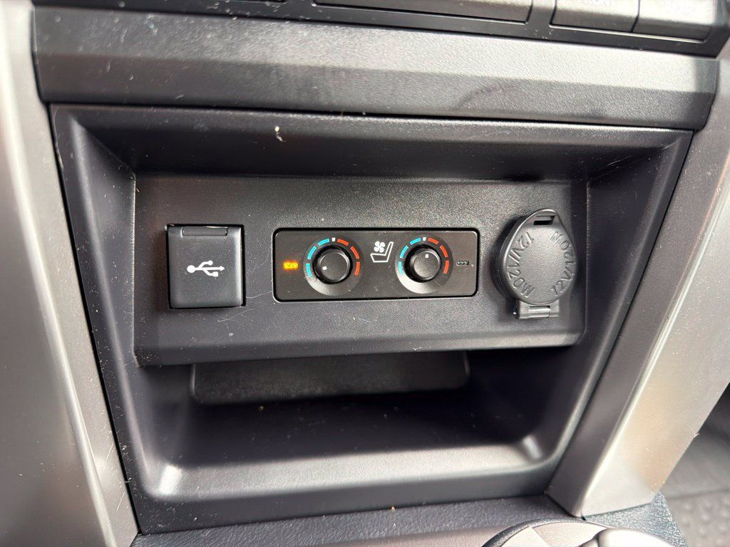 Used 2024 Toyota 4Runner Limited AWD/4WD image 17