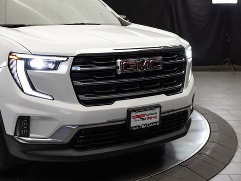 Used 2024 GMC Acadia Elevation AWD/4WD image 3