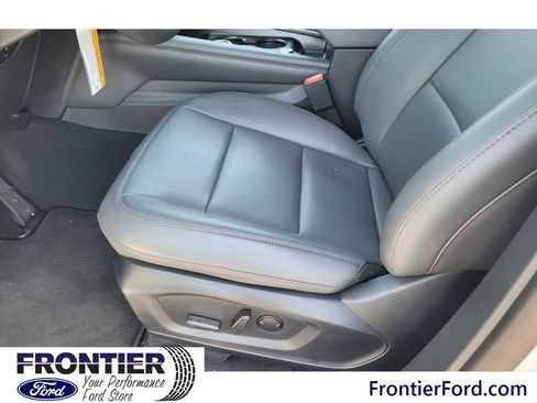 Used 2026 Ford Explorer Active AWD/4WD image 24