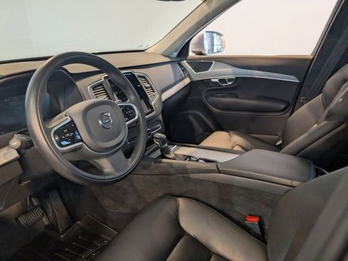 Used 2022 Volvo XC90 T5 Momentum image 14