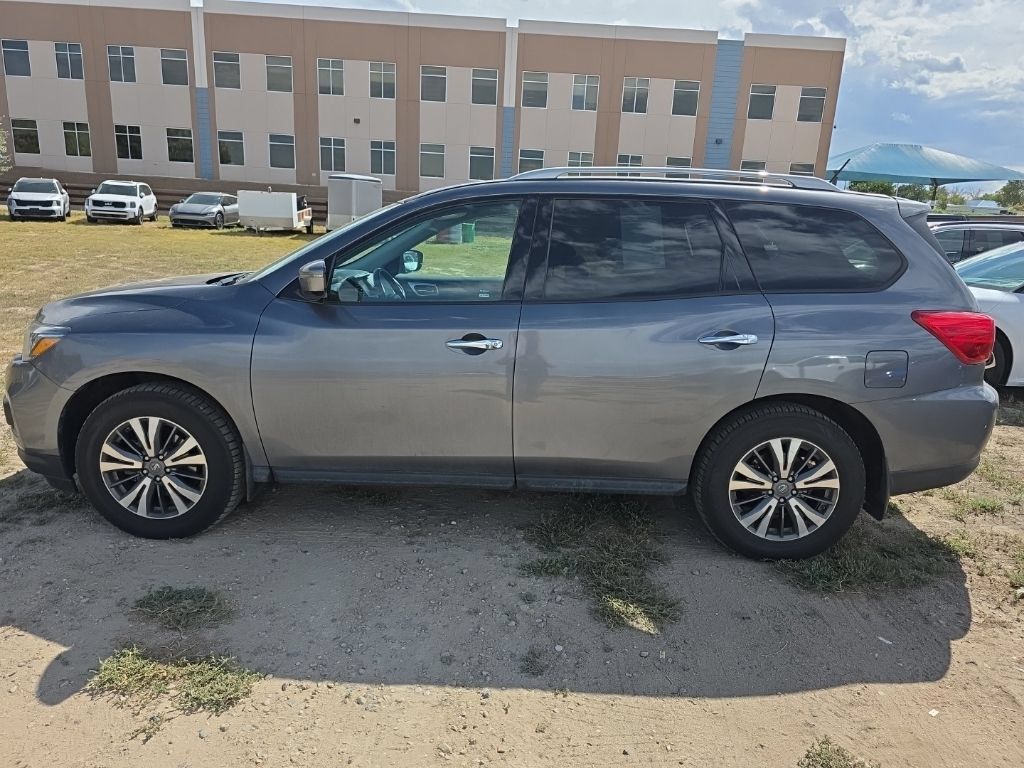 Used 2017 Nissan Pathfinder SV w/ Trailer Tow Package AWD/4WD image 2
