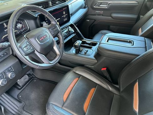 Used 2022 GMC Sierra 1500 AT4 w/ AT4 Premium Package AWD/4WD image 9