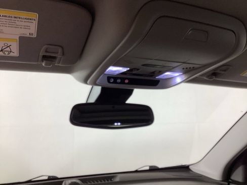 Used 2019 Chevrolet Equinox Premier AWD/4WD image 14