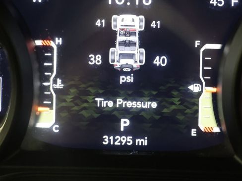 Used 2024 Jeep Wrangler Sahara image 18