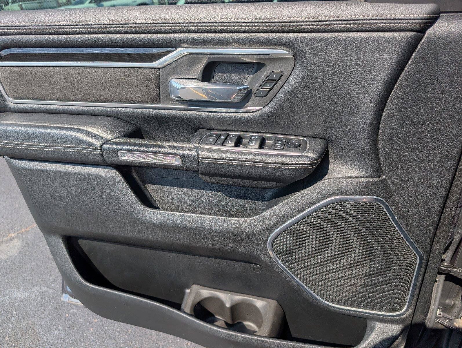Used 2020 RAM 1500 Laramie w/ Sport Appearance Package AWD/4WD image 17