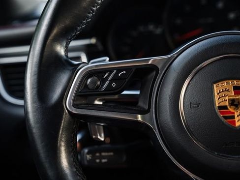 Used 2018 Porsche Macan image 62
